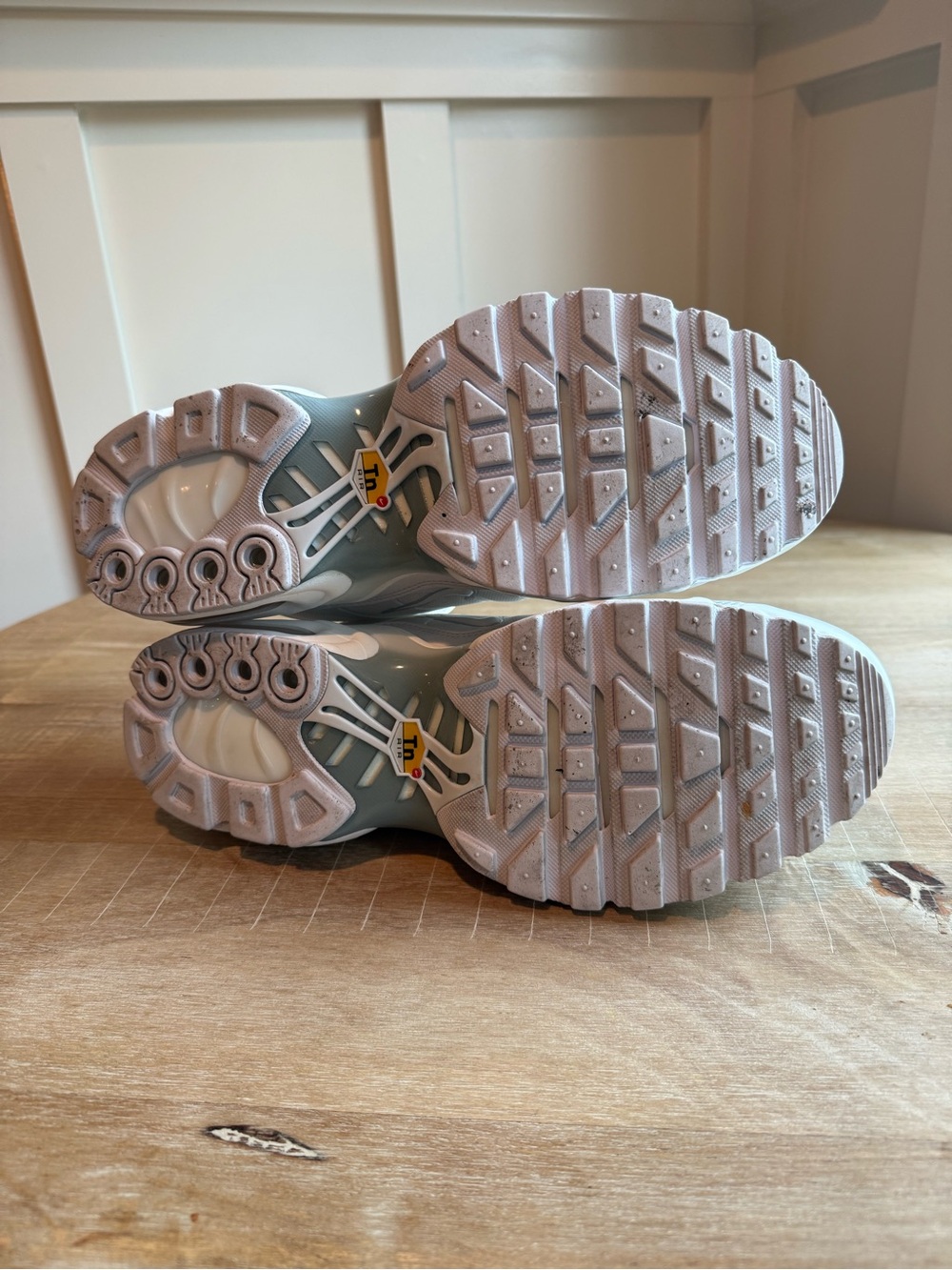 Women’s White Nike Air Max Plus size 11 - Picture 7 of 11